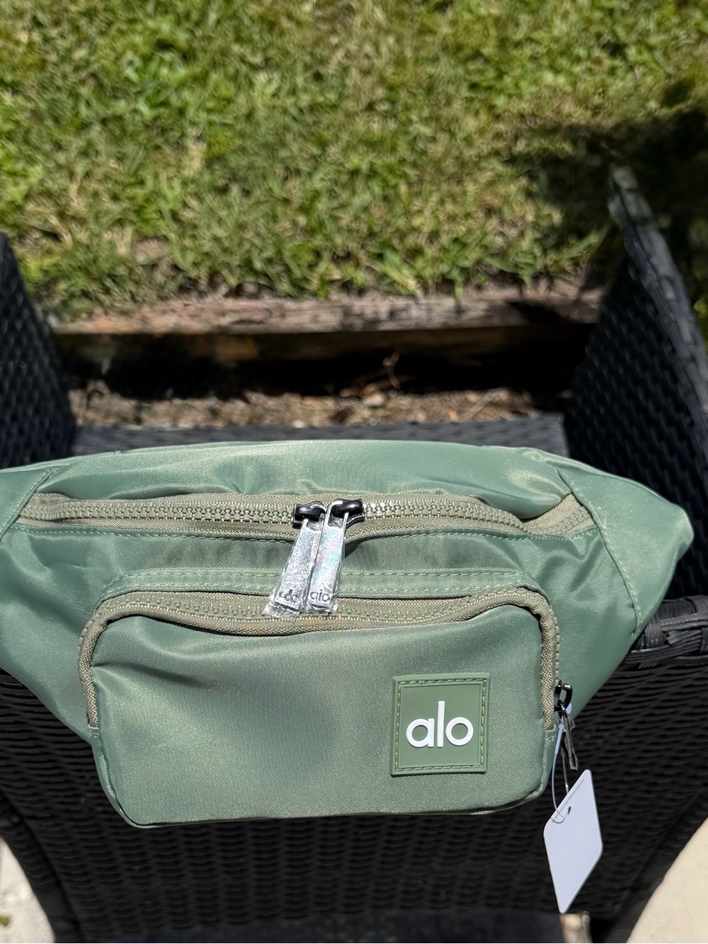ALO Yoga Light Sage Green Fanny Belt Bag - Picture 7 of 10